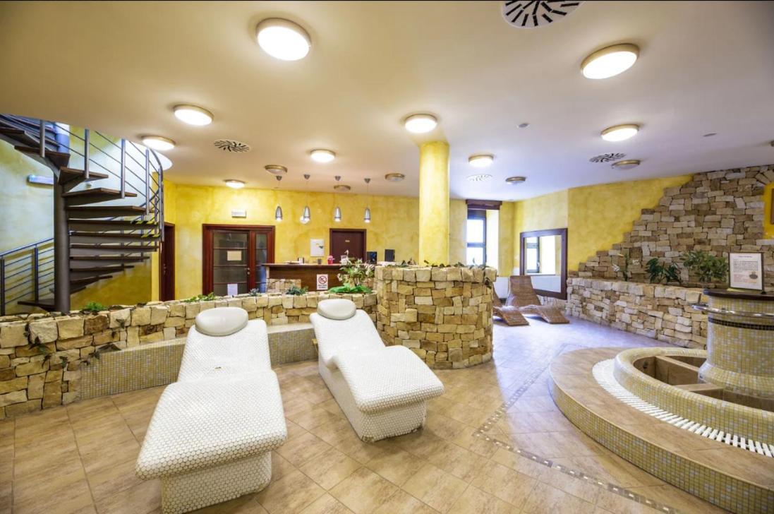 Spa Hotel Bily Horec Гаррахов Екстер'єр фото