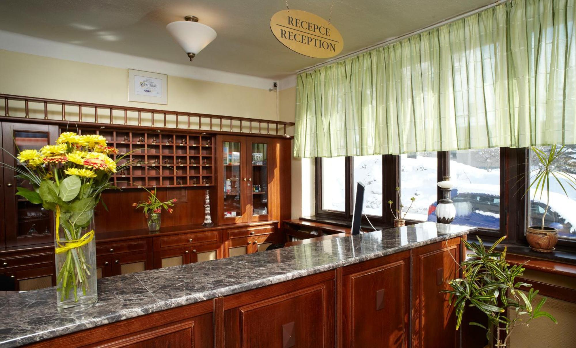 Spa Hotel Bily Horec Гаррахов Екстер'єр фото